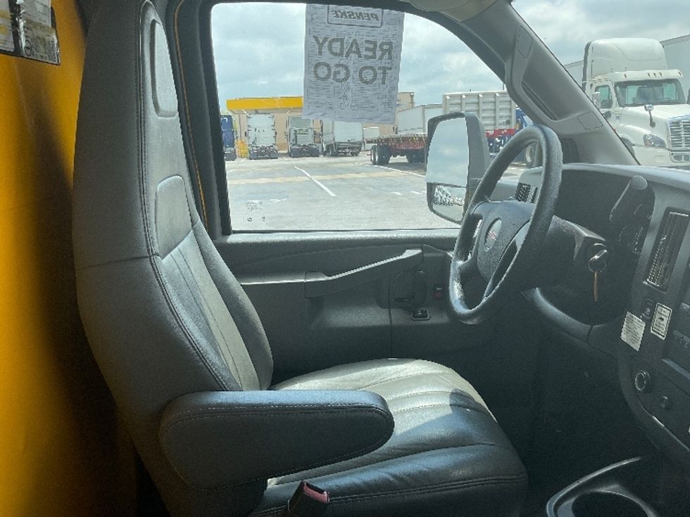 Light Duty Box Truck-Light and Medium Duty Trucks-GMC-2021-Savana G33903-Phoenix-AZ-97,319\n\t\tmiles-$ 24,750 - Image 22