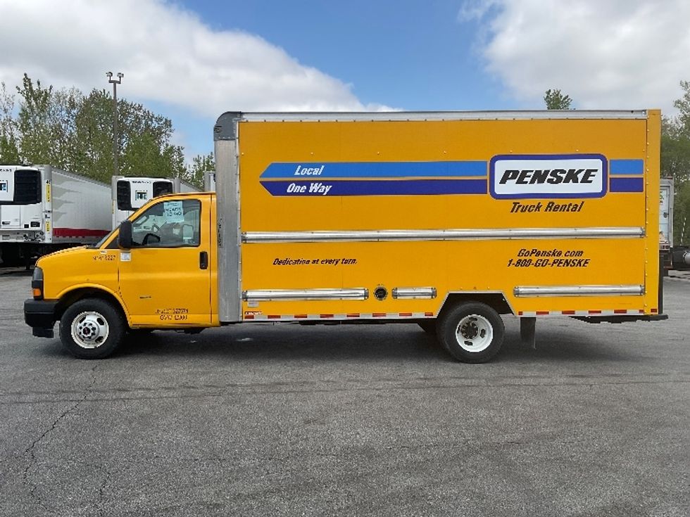 Light Duty Box Truck-Light and Medium Duty Trucks-GMC-2021-Savana G33903-Phoenix-AZ-97,319\n\t\tmiles-$ 24,750 - Image 4