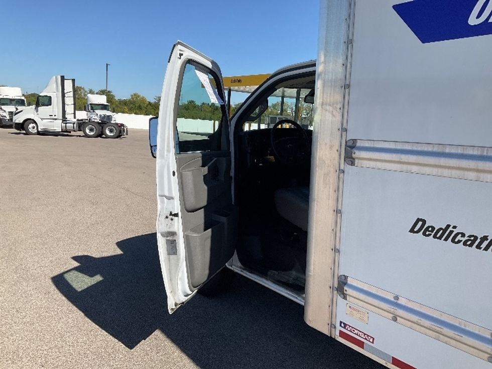 Light Duty Box Truck-Light and Medium Duty Trucks-GMC-2021-Savana G33903-Piqua-OH-106,761\n\t\tmiles-$ 33,250 - Image 16