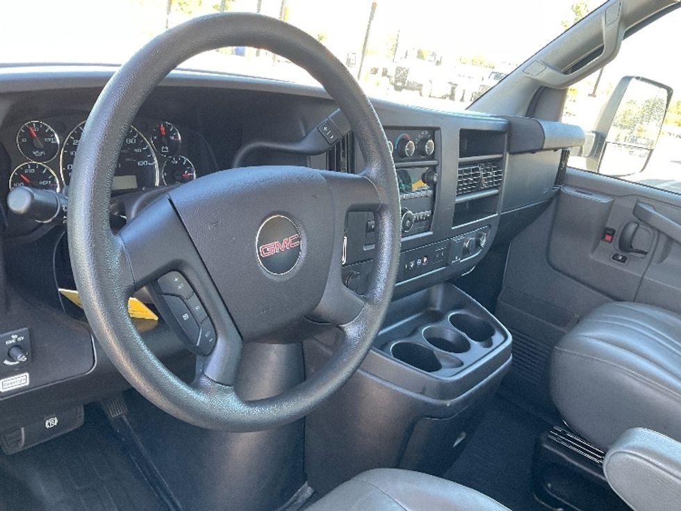 Light Duty Box Truck-Light and Medium Duty Trucks-GMC-2021-Savana G33903-Piqua-OH-106,761\n\t\tmiles-$ 33,250 - Image 17