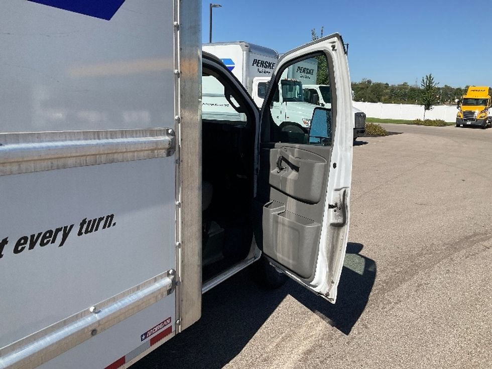 Light Duty Box Truck-Light and Medium Duty Trucks-GMC-2021-Savana G33903-Piqua-OH-106,761\n\t\tmiles-$ 33,250 - Image 20