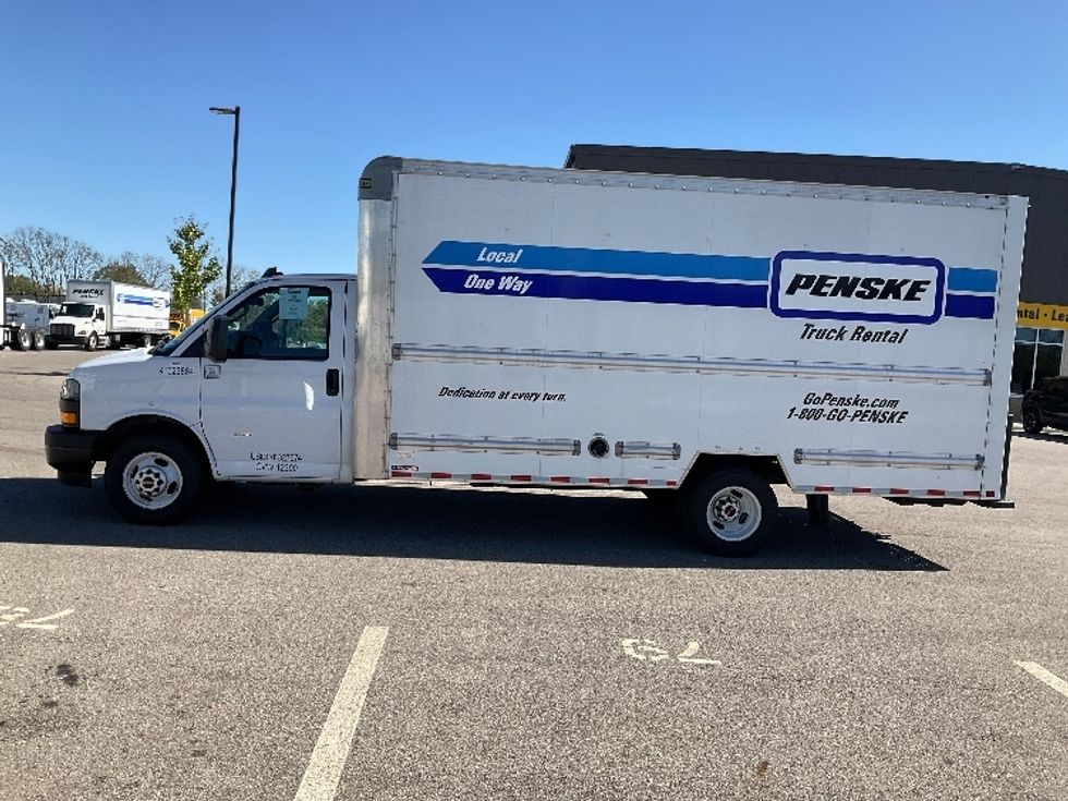 Light Duty Box Truck-Light and Medium Duty Trucks-GMC-2021-Savana G33903-Piqua-OH-106,761\n\t\tmiles-$ 33,250 - Image 4