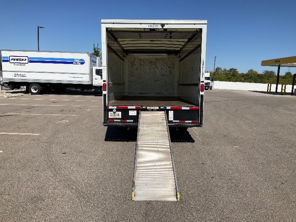 Light Duty Box Truck-Light and Medium Duty Trucks-GMC-2021-Savana G33903-Piqua-OH-106,761\n\t\tmiles-$ 33,250 - Image 9