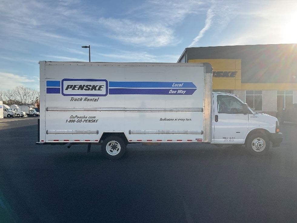 Light Duty Box Truck-Light and Medium Duty Trucks-GMC-2021-Savana G33903-Piqua-OH-108,515\n\t\tmiles-$ 27,750 - Image 12