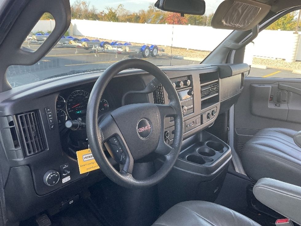 Light Duty Box Truck-Light and Medium Duty Trucks-GMC-2021-Savana G33903-Piqua-OH-108,515\n\t\tmiles-$ 27,750 - Image 14