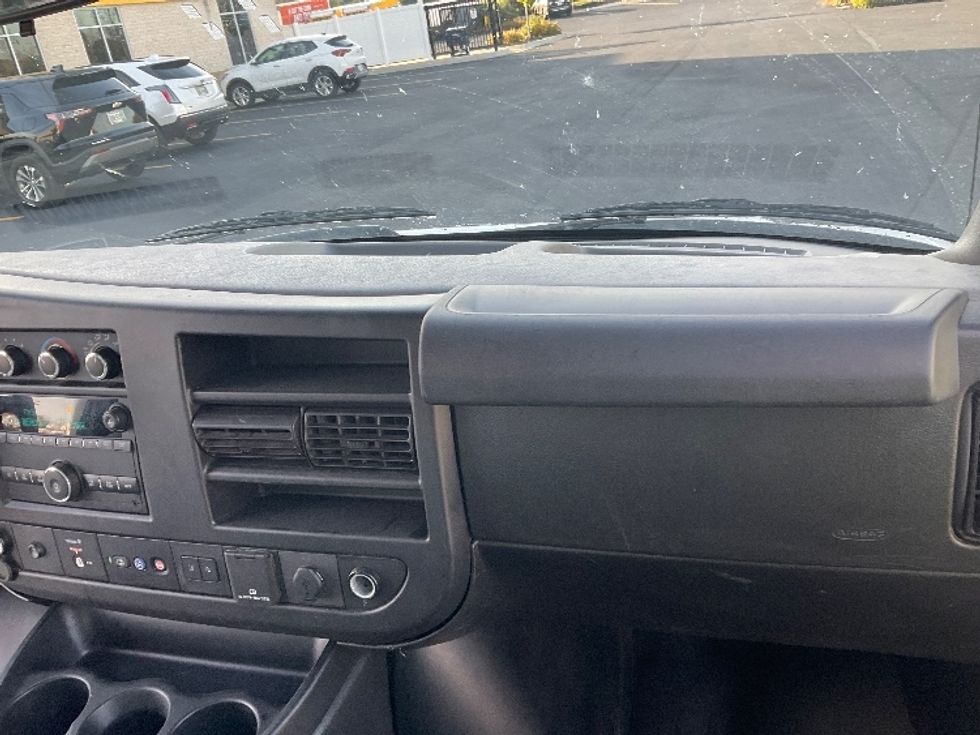 Light Duty Box Truck-Light and Medium Duty Trucks-GMC-2021-Savana G33903-Piqua-OH-108,515\n\t\tmiles-$ 27,750 - Image 18