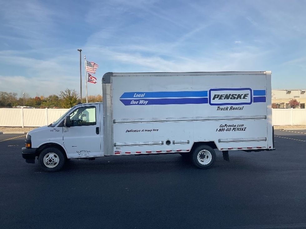 Light Duty Box Truck-Light and Medium Duty Trucks-GMC-2021-Savana G33903-Piqua-OH-108,515\n\t\tmiles-$ 27,750 - Image 4