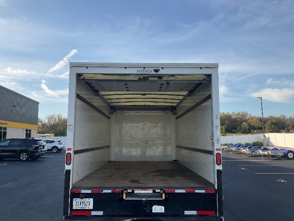 Light Duty Box Truck-Light and Medium Duty Trucks-GMC-2021-Savana G33903-Piqua-OH-108,515\n\t\tmiles-$ 27,750 - Image 7