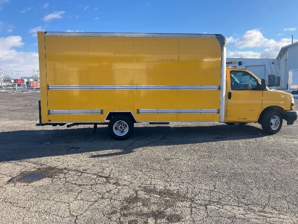 Light Duty Box Truck-Light and Medium Duty Trucks-GMC-2021-Savana G33903-Piqua-OH-115,351\n\t\tmiles-$ 24,000 - Image 13
