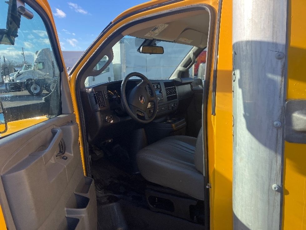 Light Duty Box Truck-Light and Medium Duty Trucks-GMC-2021-Savana G33903-Piqua-OH-115,351\n\t\tmiles-$ 24,000 - Image 14