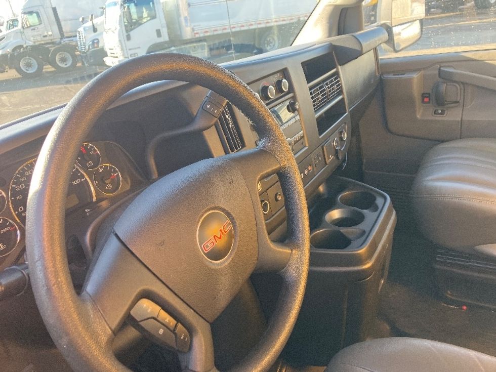 Light Duty Box Truck-Light and Medium Duty Trucks-GMC-2021-Savana G33903-Piqua-OH-115,351\n\t\tmiles-$ 24,000 - Image 15