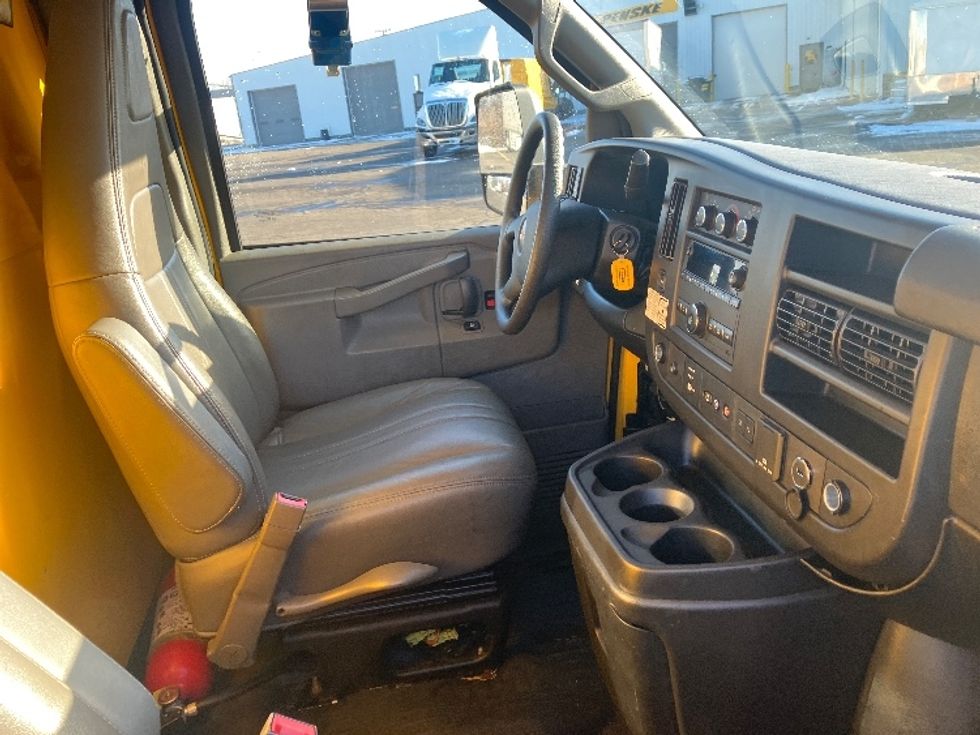 Light Duty Box Truck-Light and Medium Duty Trucks-GMC-2021-Savana G33903-Piqua-OH-115,351\n\t\tmiles-$ 24,000 - Image 20