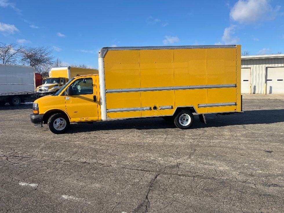 Light Duty Box Truck-Light and Medium Duty Trucks-GMC-2021-Savana G33903-Piqua-OH-115,351\n\t\tmiles-$ 24,000 - Image 4