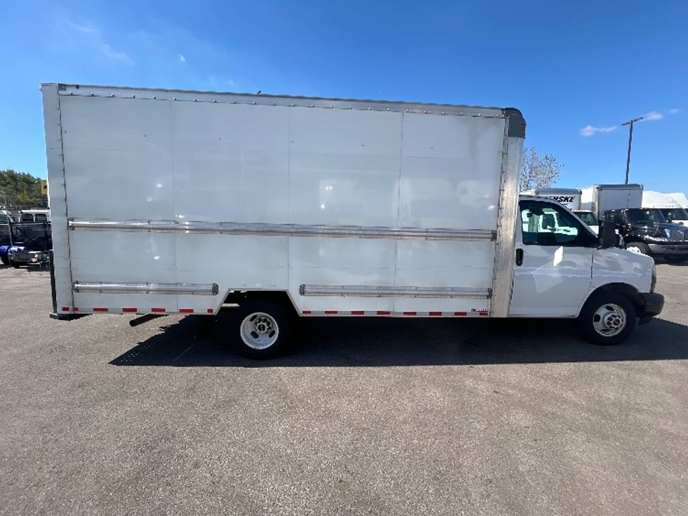 Light Duty Box Truck-Light and Medium Duty Trucks-GMC-2021-Savana G33903-Piqua-OH-133,315\n\t\tmiles-$ 24,250 - Image 15