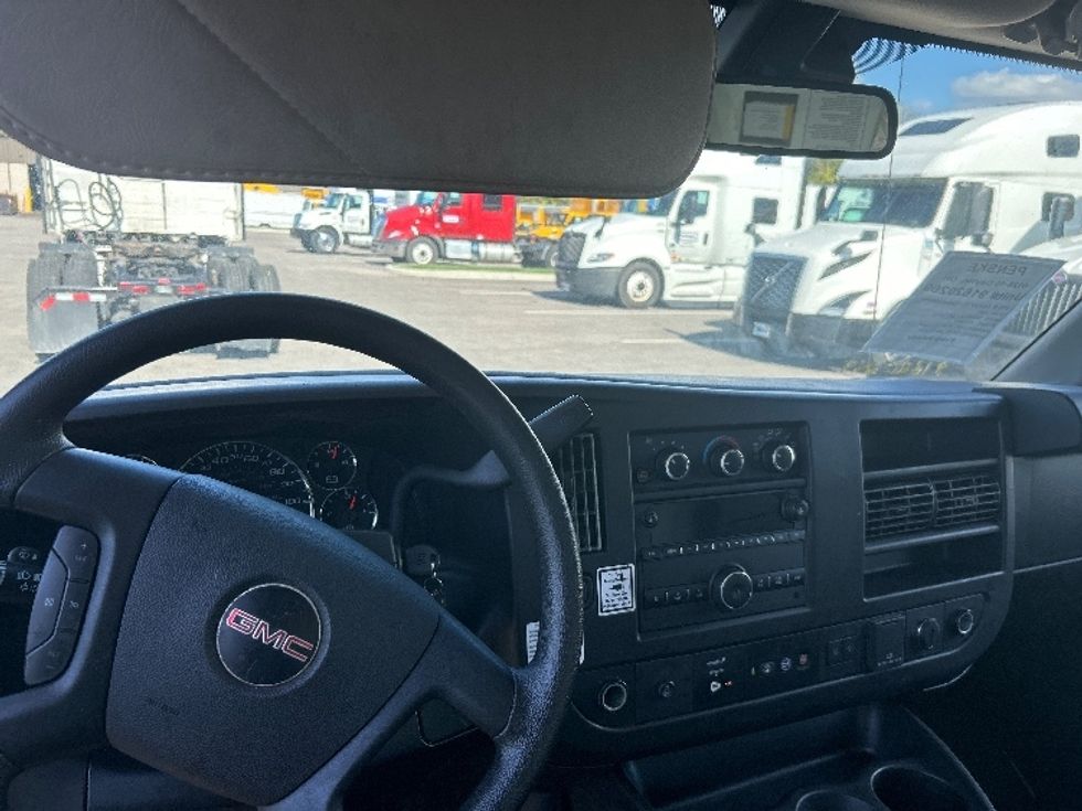 Light Duty Box Truck-Light and Medium Duty Trucks-GMC-2021-Savana G33903-Piqua-OH-133,315\n\t\tmiles-$ 24,250 - Image 18