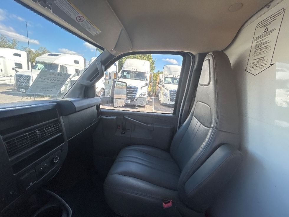 Light Duty Box Truck-Light and Medium Duty Trucks-GMC-2021-Savana G33903-Piqua-OH-133,315\n\t\tmiles-$ 24,250 - Image 19