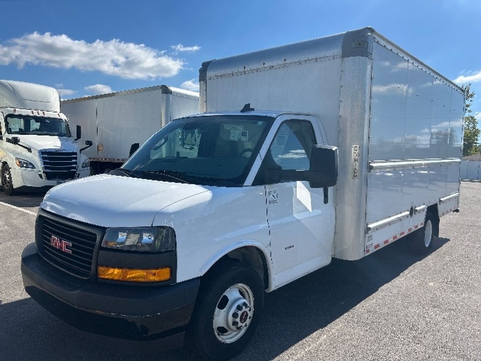 Light Duty Box Truck-Light and Medium Duty Trucks-GMC-2021-Savana G33903-Piqua-OH-133,315\n\t\tmiles-$ 24,250 - Image 3