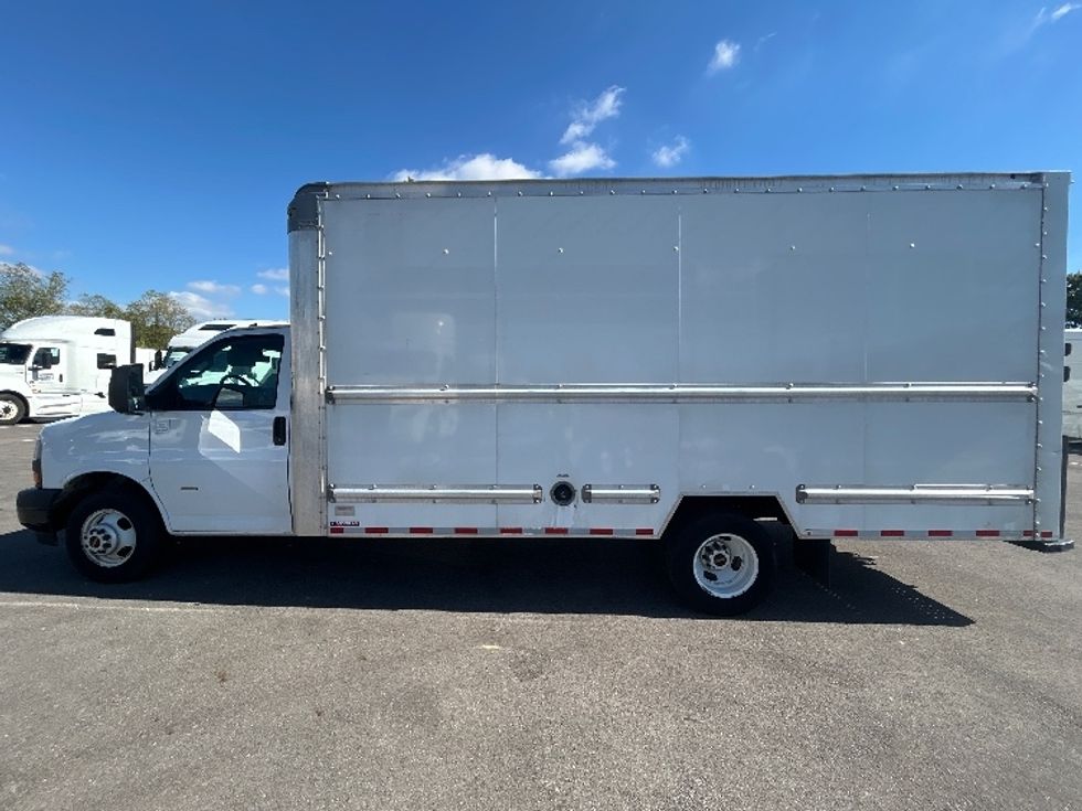 Light Duty Box Truck-Light and Medium Duty Trucks-GMC-2021-Savana G33903-Piqua-OH-133,315\n\t\tmiles-$ 24,250 - Image 4