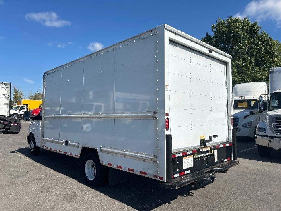 Light Duty Box Truck-Light and Medium Duty Trucks-GMC-2021-Savana G33903-Piqua-OH-133,315\n\t\tmiles-$ 24,250 - Image 6
