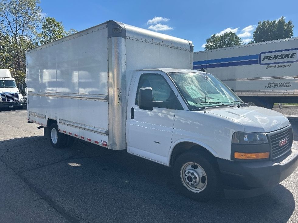 Light Duty Box Truck-Light and Medium Duty Trucks-GMC-2021-Savana G33903-Piqua-OH-152,747\n\t\tmiles-$ 21,500 - Image 1