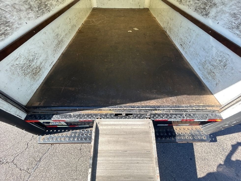 Light Duty Box Truck-Light and Medium Duty Trucks-GMC-2021-Savana G33903-Piqua-OH-152,747\n\t\tmiles-$ 21,500 - Image 10