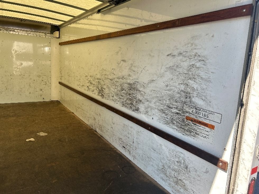 Light Duty Box Truck-Light and Medium Duty Trucks-GMC-2021-Savana G33903-Piqua-OH-152,747\n\t\tmiles-$ 21,500 - Image 12