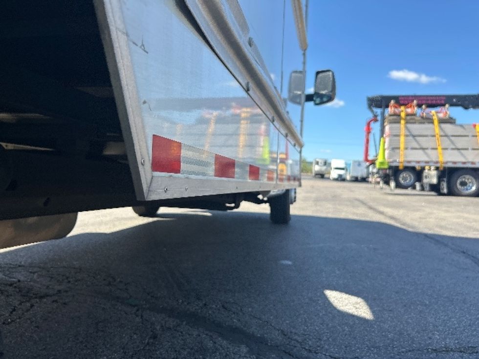 Light Duty Box Truck-Light and Medium Duty Trucks-GMC-2021-Savana G33903-Piqua-OH-152,747\n\t\tmiles-$ 21,500 - Image 14