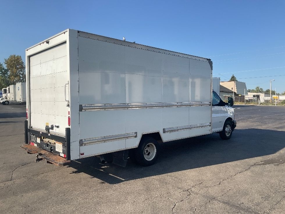 Light Duty Box Truck-Light and Medium Duty Trucks-GMC-2021-Savana G33903-Piqua-OH-172,403\n\t\tmiles-$ 19,000 - Image 13