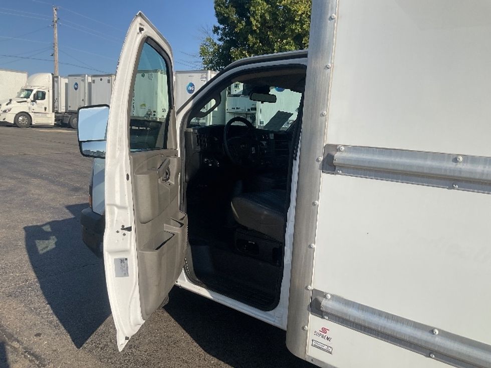 Light Duty Box Truck-Light and Medium Duty Trucks-GMC-2021-Savana G33903-Piqua-OH-172,403\n\t\tmiles-$ 19,000 - Image 16