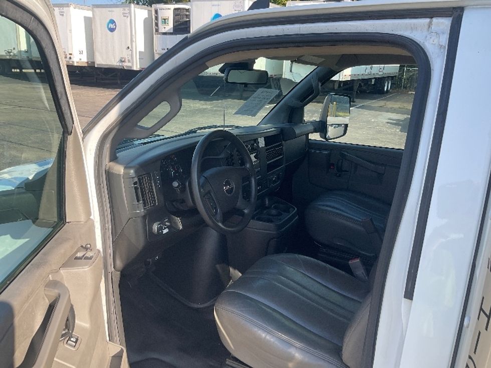 Light Duty Box Truck-Light and Medium Duty Trucks-GMC-2021-Savana G33903-Piqua-OH-172,403\n\t\tmiles-$ 19,000 - Image 17