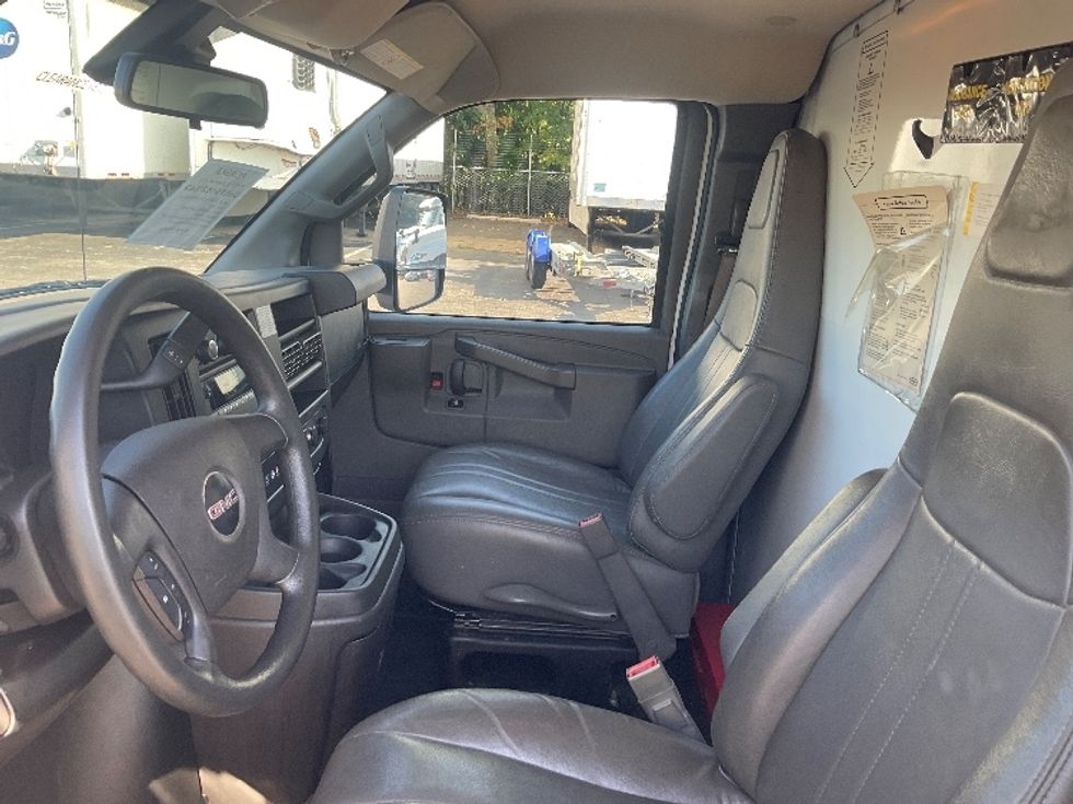 Light Duty Box Truck-Light and Medium Duty Trucks-GMC-2021-Savana G33903-Piqua-OH-172,403\n\t\tmiles-$ 19,000 - Image 19