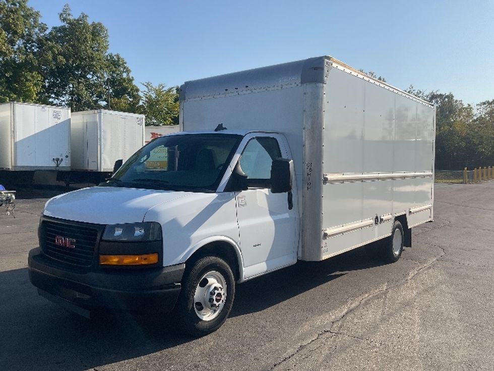 Light Duty Box Truck-Light and Medium Duty Trucks-GMC-2021-Savana G33903-Piqua-OH-172,403\n\t\tmiles-$ 19,000 - Image 3