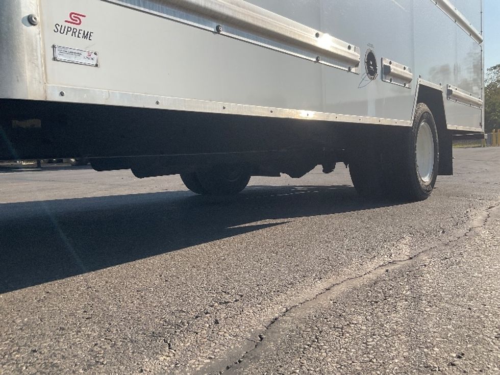 Light Duty Box Truck-Light and Medium Duty Trucks-GMC-2021-Savana G33903-Piqua-OH-172,403\n\t\tmiles-$ 19,000 - Image 5