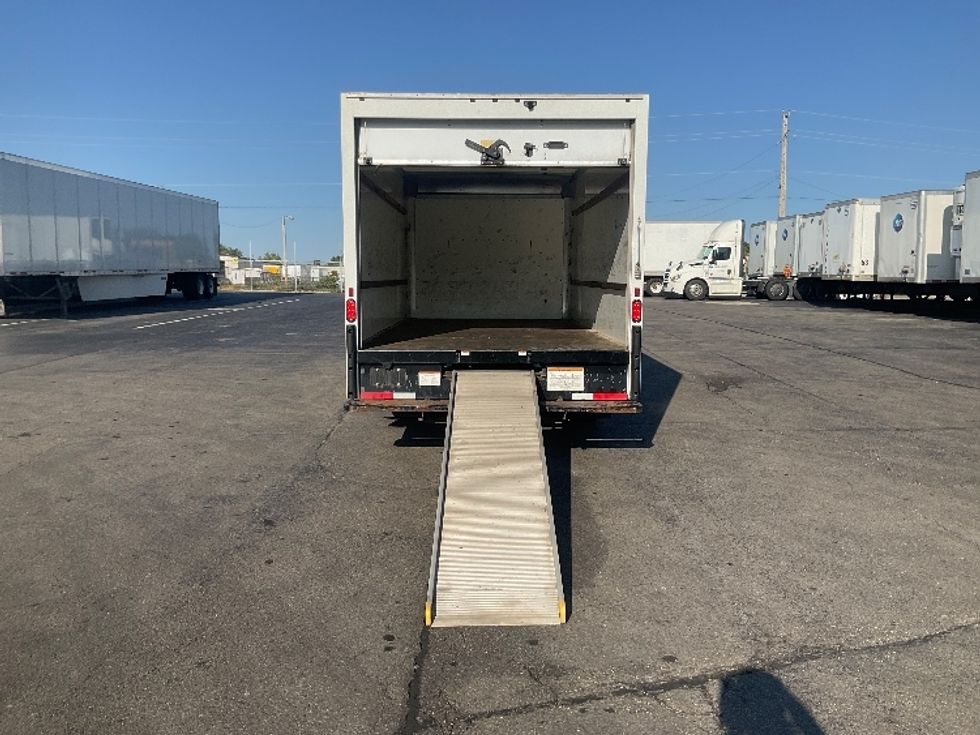 Light Duty Box Truck-Light and Medium Duty Trucks-GMC-2021-Savana G33903-Piqua-OH-172,403\n\t\tmiles-$ 19,000 - Image 9