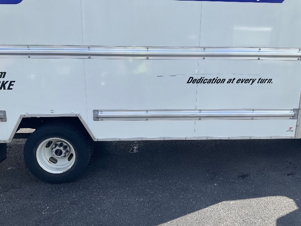 Light Duty Box Truck-Light and Medium Duty Trucks-GMC-2021-Savana G33903-Piqua-OH-72,666\n\t\tmiles-$ 32,500 - Image 14