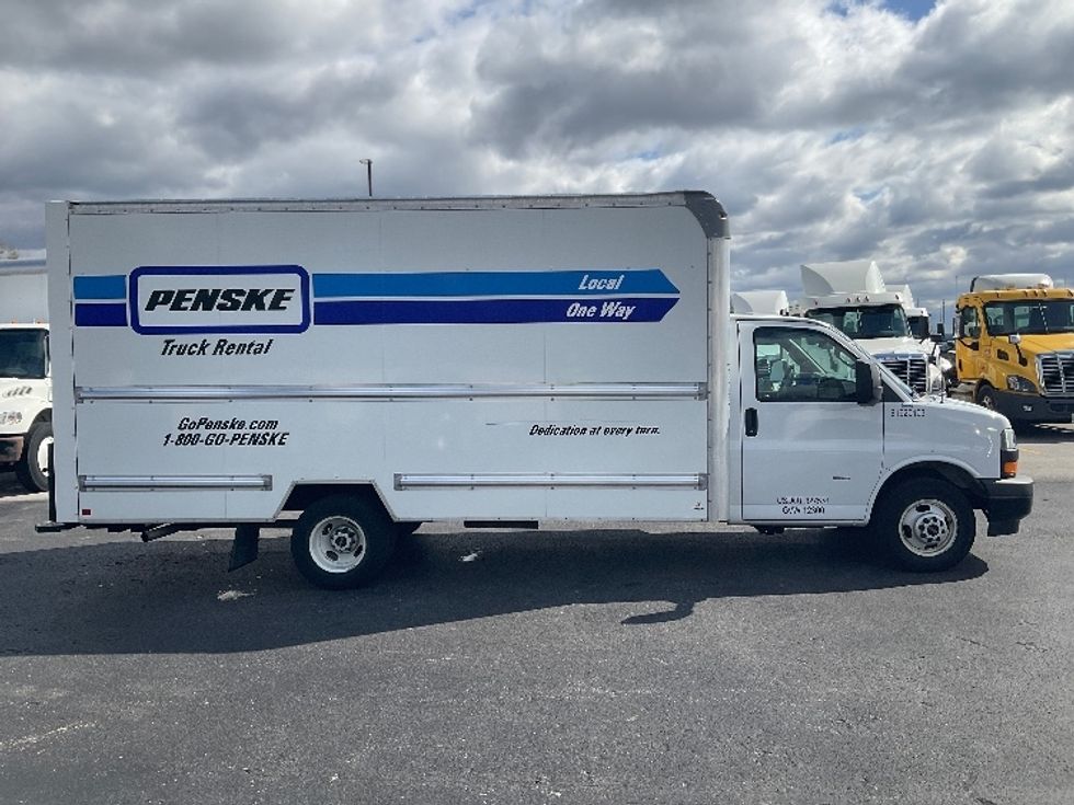 Light Duty Box Truck-Light and Medium Duty Trucks-GMC-2021-Savana G33903-Piqua-OH-72,666\n\t\tmiles-$ 32,500 - Image 15