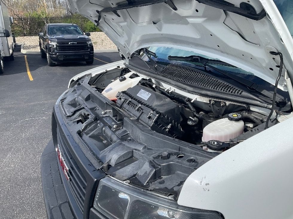 Light Duty Box Truck-Light and Medium Duty Trucks-GMC-2021-Savana G33903-Piqua-OH-72,666\n\t\tmiles-$ 32,500 - Image 24