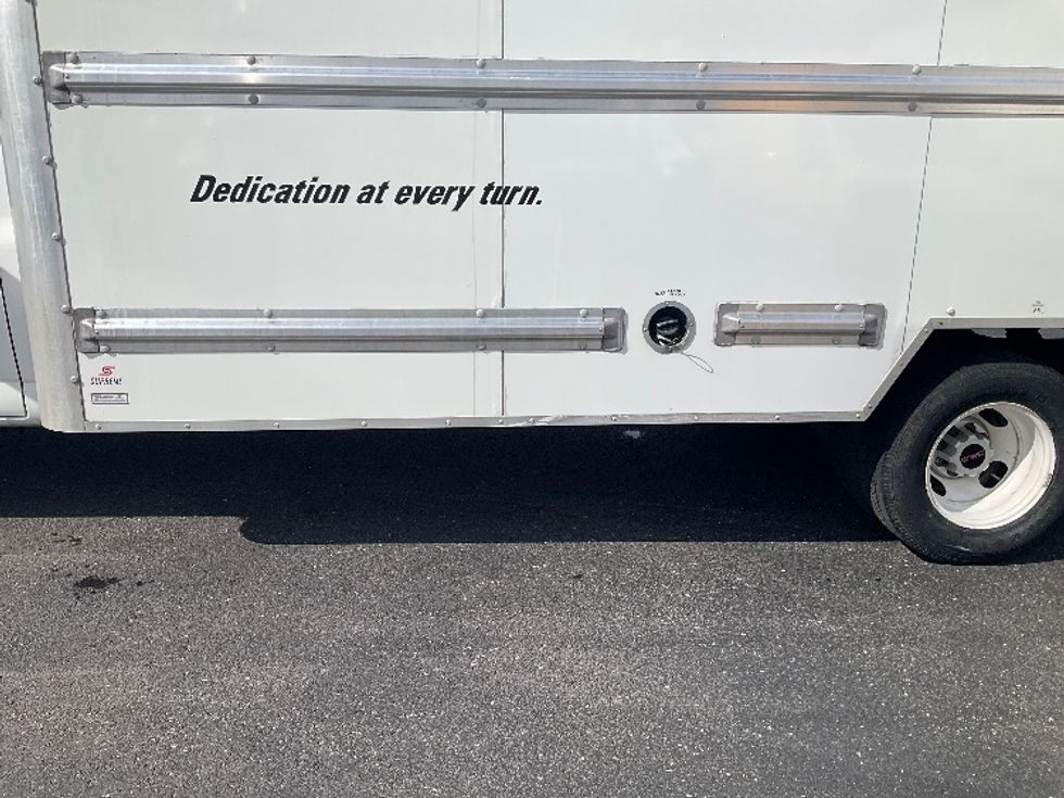 Light Duty Box Truck-Light and Medium Duty Trucks-GMC-2021-Savana G33903-Piqua-OH-72,666\n\t\tmiles-$ 32,500 - Image 5