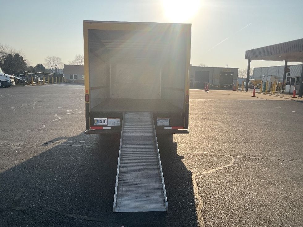 Light Duty Box Truck-Light and Medium Duty Trucks-GMC-2021-Savana G33903-Piqua-OH-89,031\n\t\tmiles-$ 25,500 - Image 9