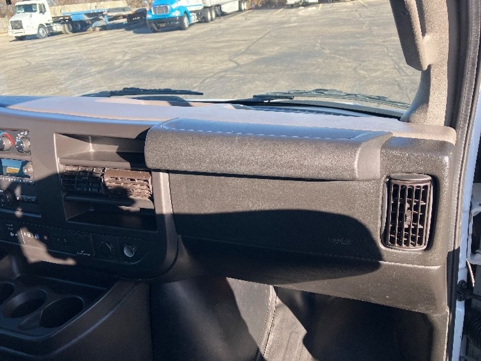 Light Duty Box Truck-Light and Medium Duty Trucks-GMC-2021-Savana G33903-Piqua-OH-90,473\n\t\tmiles-$ 29,500 - Image 20