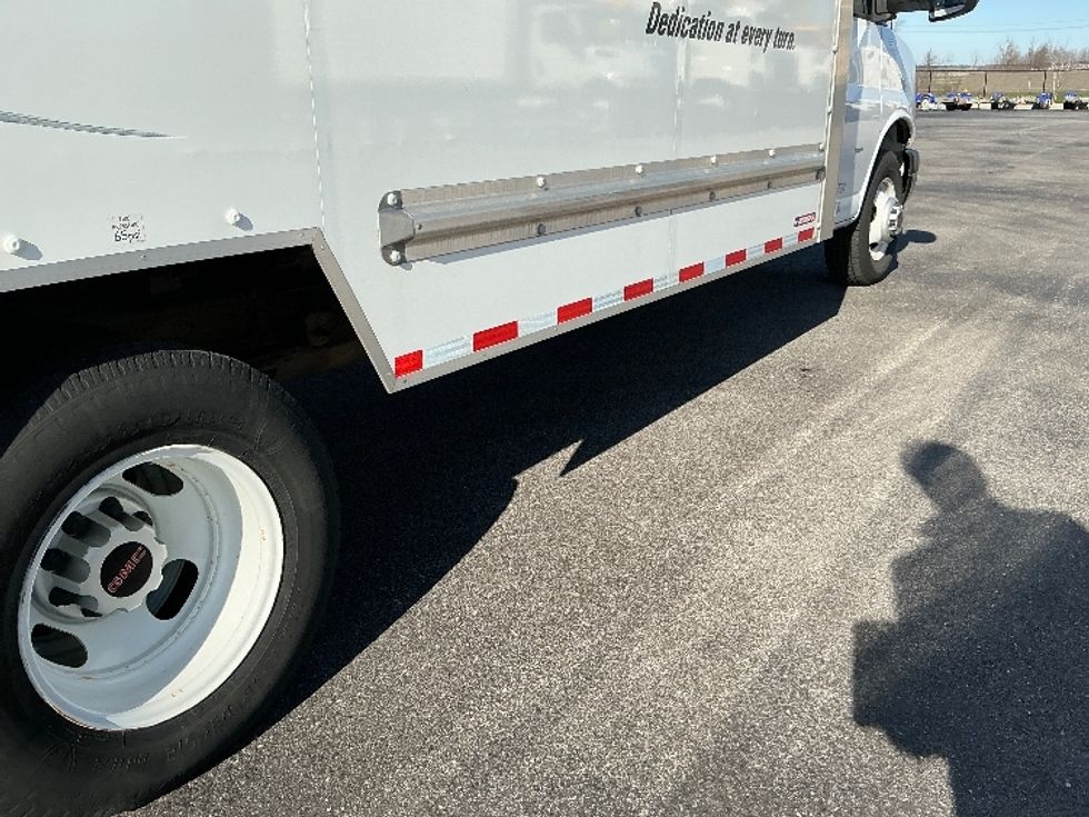 Light Duty Box Truck-Light and Medium Duty Trucks-GMC-2021-Savana G33903-Piqua-OH-91,393\n\t\tmiles-$ 28,000 - Image 13