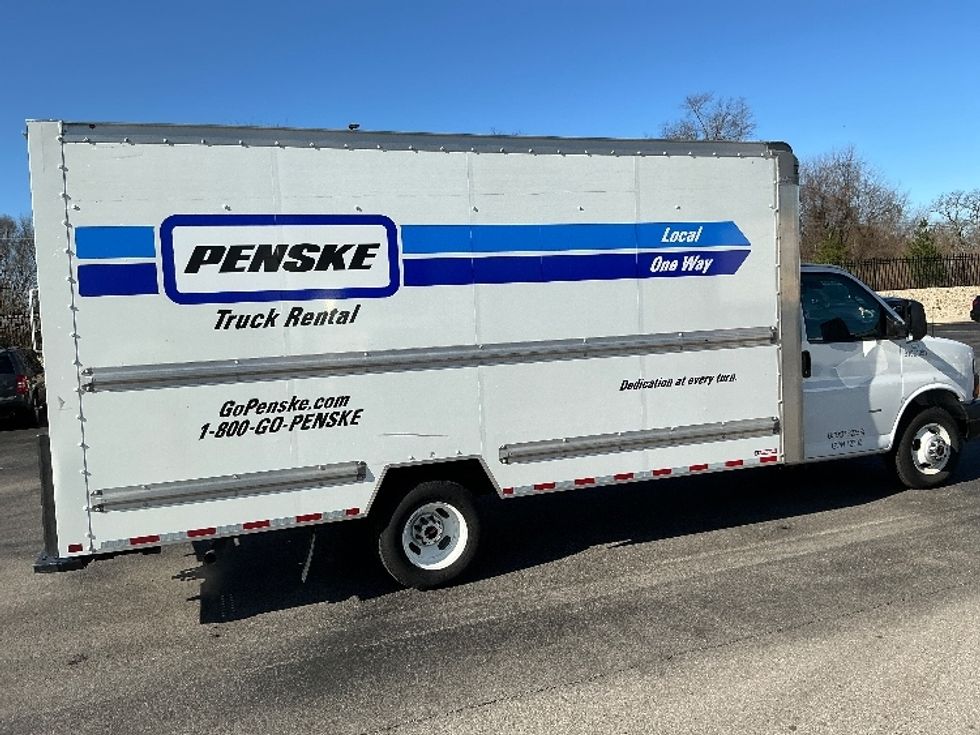 Light Duty Box Truck-Light and Medium Duty Trucks-GMC-2021-Savana G33903-Piqua-OH-91,393\n\t\tmiles-$ 28,000 - Image 14