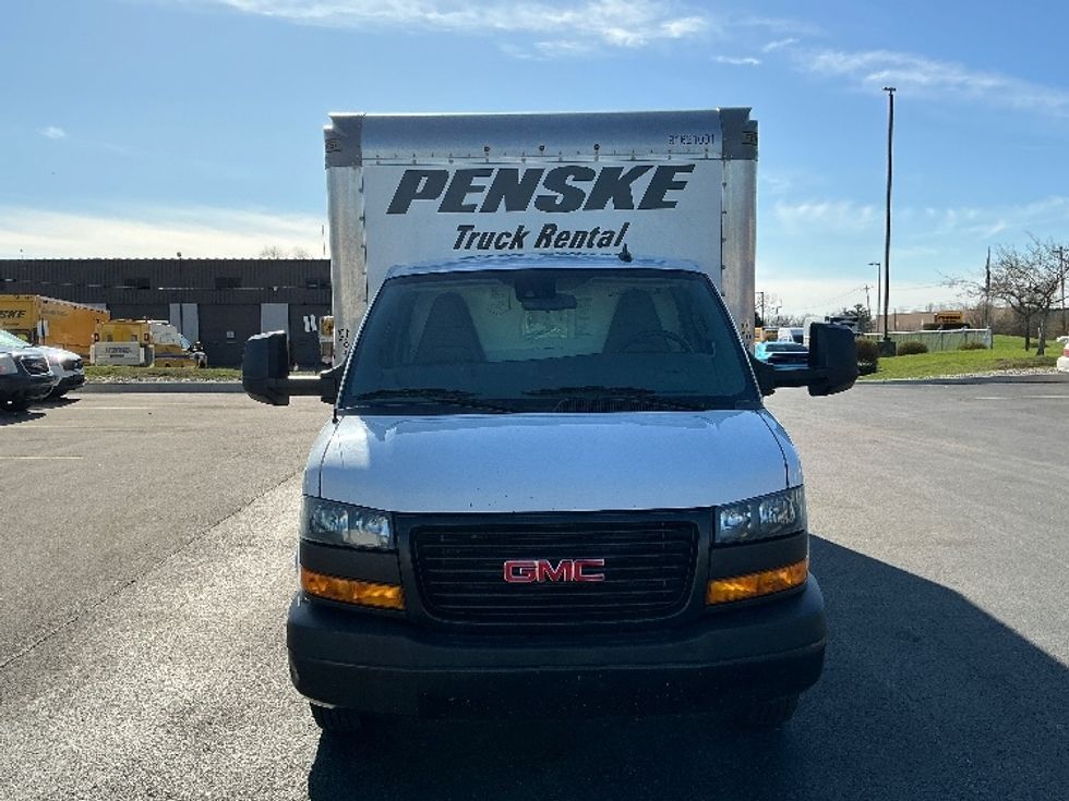 Light Duty Box Truck-Light and Medium Duty Trucks-GMC-2021-Savana G33903-Piqua-OH-91,393\n\t\tmiles-$ 28,000 - Image 2