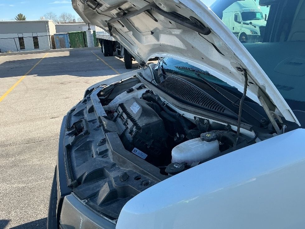 Light Duty Box Truck-Light and Medium Duty Trucks-GMC-2021-Savana G33903-Piqua-OH-91,393\n\t\tmiles-$ 28,000 - Image 23