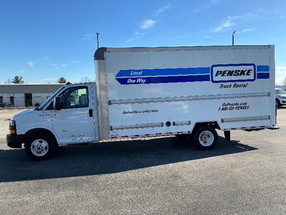 Light Duty Box Truck-Light and Medium Duty Trucks-GMC-2021-Savana G33903-Piqua-OH-91,393\n\t\tmiles-$ 28,000 - Image 4