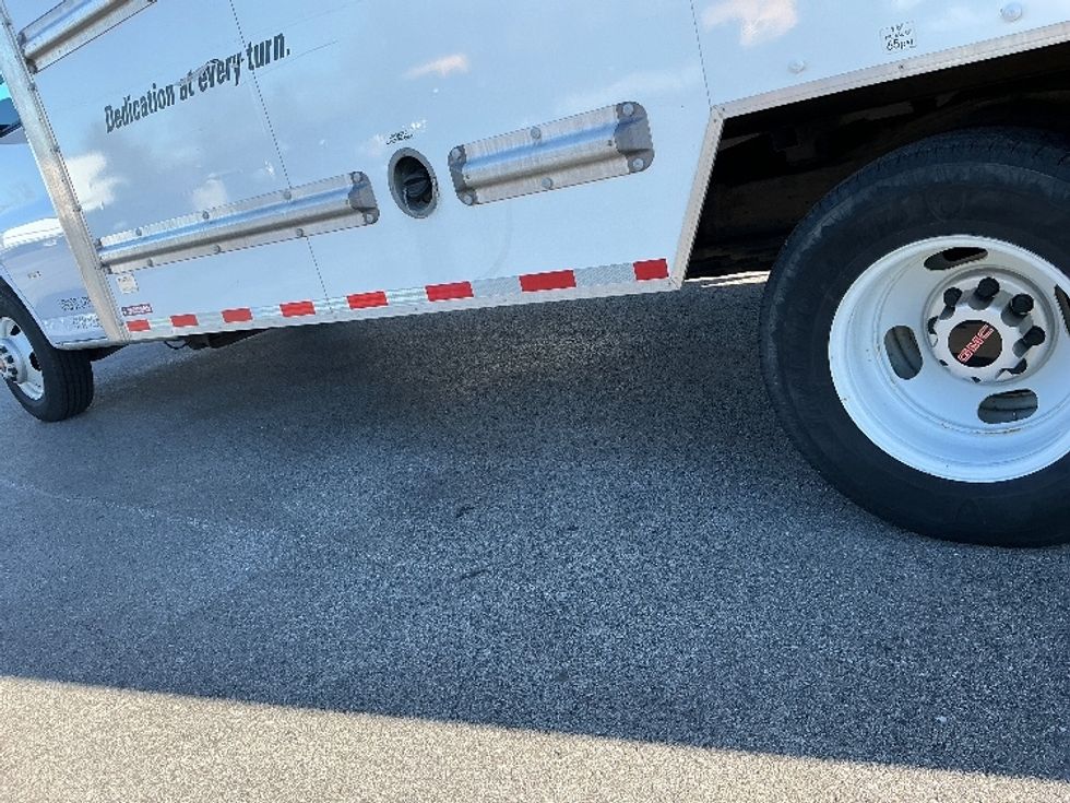 Light Duty Box Truck-Light and Medium Duty Trucks-GMC-2021-Savana G33903-Piqua-OH-91,393\n\t\tmiles-$ 28,000 - Image 5