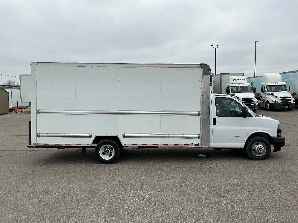 Light Duty Box Truck-Light and Medium Duty Trucks-GMC-2021-Savana G33903-Piqua-OH-92,425\n\t\tmiles-$ 29,500 - Image 13