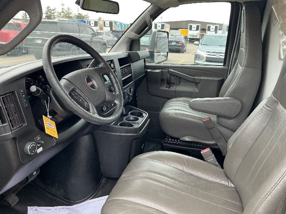 Light Duty Box Truck-Light and Medium Duty Trucks-GMC-2021-Savana G33903-Piqua-OH-92,425\n\t\tmiles-$ 29,500 - Image 17