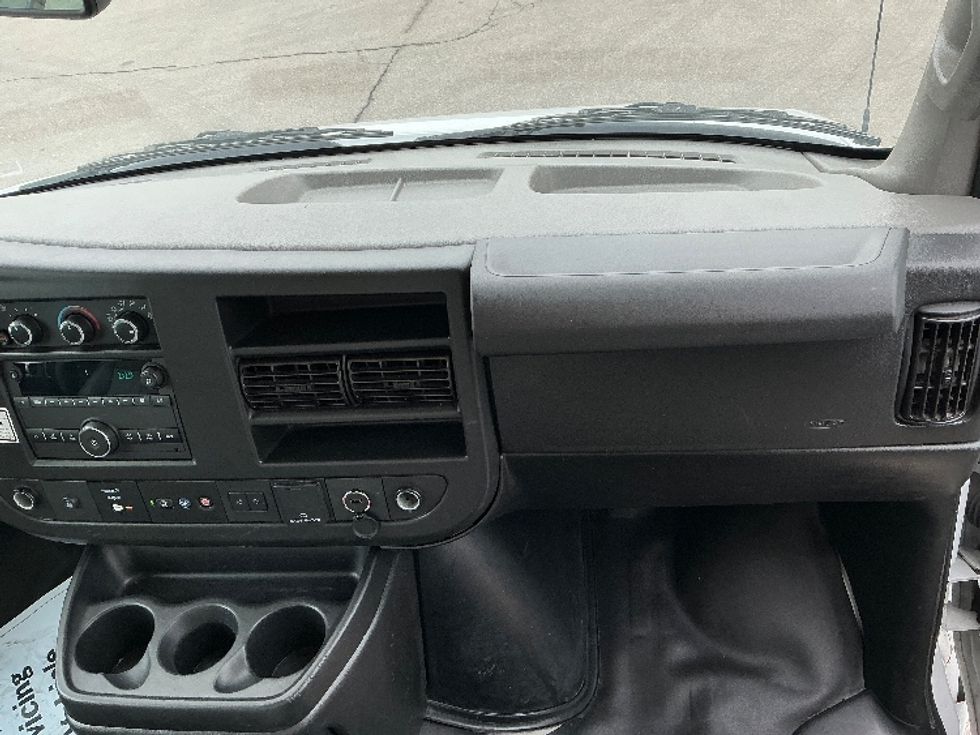 Light Duty Box Truck-Light and Medium Duty Trucks-GMC-2021-Savana G33903-Piqua-OH-92,425\n\t\tmiles-$ 29,500 - Image 19