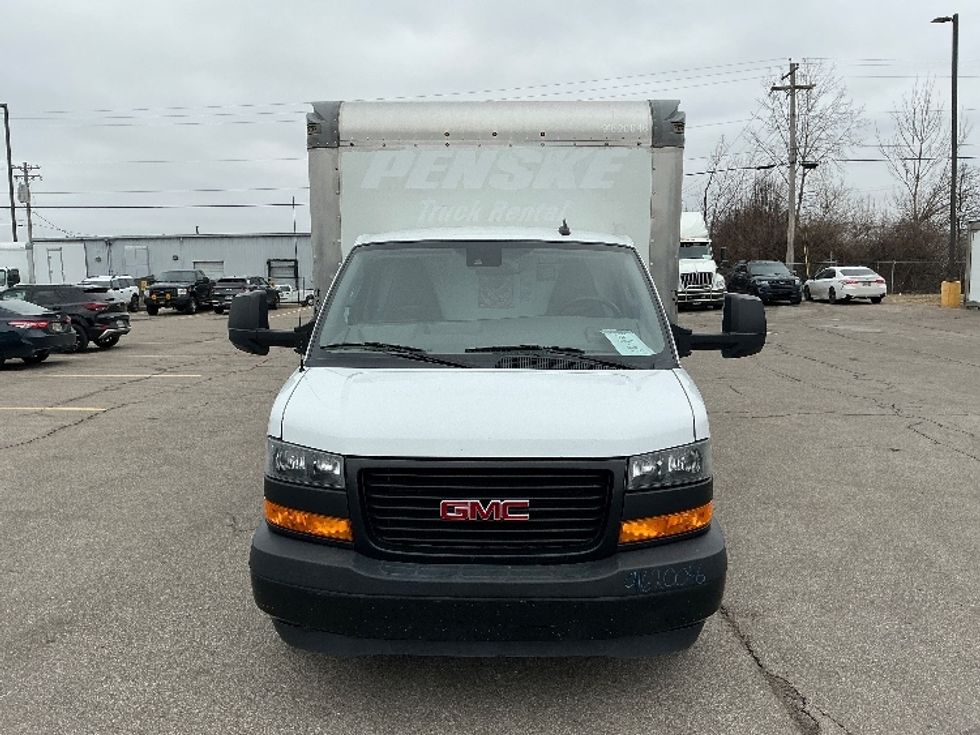 Light Duty Box Truck-Light and Medium Duty Trucks-GMC-2021-Savana G33903-Piqua-OH-92,425\n\t\tmiles-$ 29,500 - Image 2